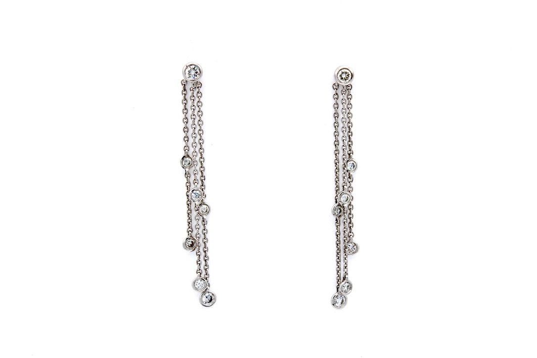 18K White Gold Diamond Droplet Earrings