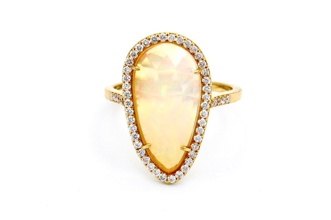 18K Yellow Gold Opal & Diamond Ring