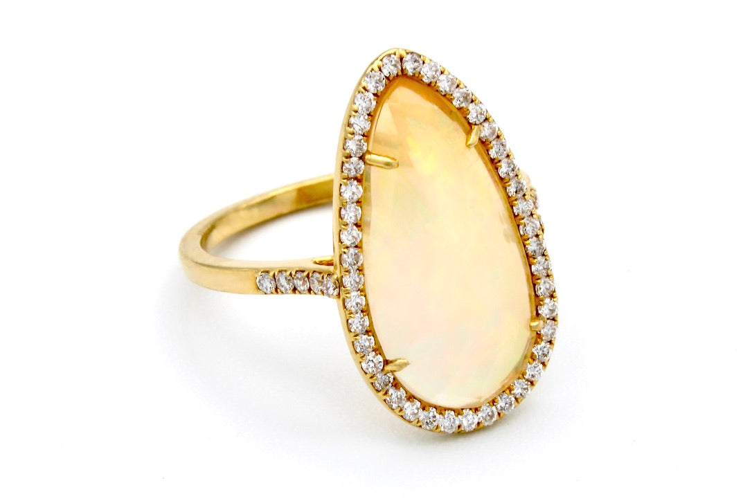 18K Yellow Gold Opal & Diamond Ring